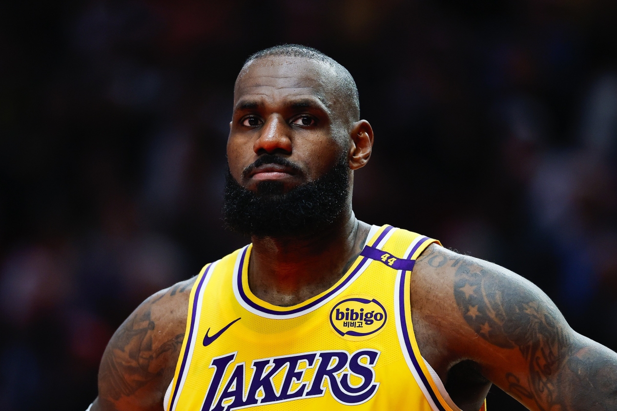 星空体育-A·史密斯：詹姆斯背后做了很多伤害我和其他同行的事情