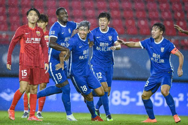 星空体育下载-【中超】刘奕鸣头球建功 三镇1比0小胜海港继续领跑